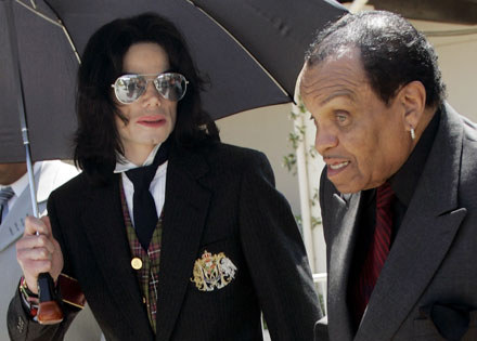 Michael Jackson i jego ojciec fot. Pool /Getty Images/Flash Press Media