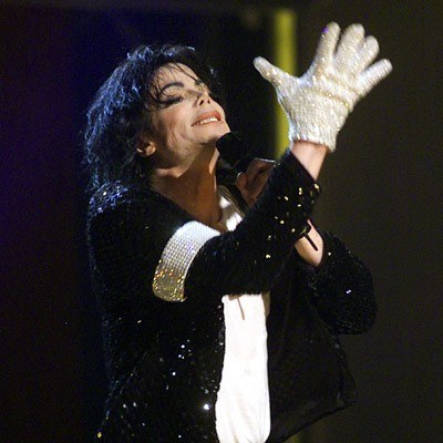 Michael Jackson i jego słynna rękawiczka /arch. AFP