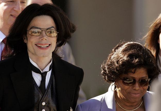 Michael Jackson ufał tylko matce (z prawej) fot. Win McNamee /Getty Images/Flash Press Media