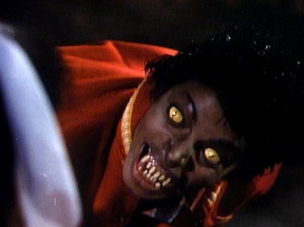 Michael Jackson w klipie do przeboju "Thriller" /
