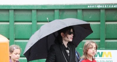 Michael Jackson z dziećmi 3 czerwca &nbsp; /Splashnews