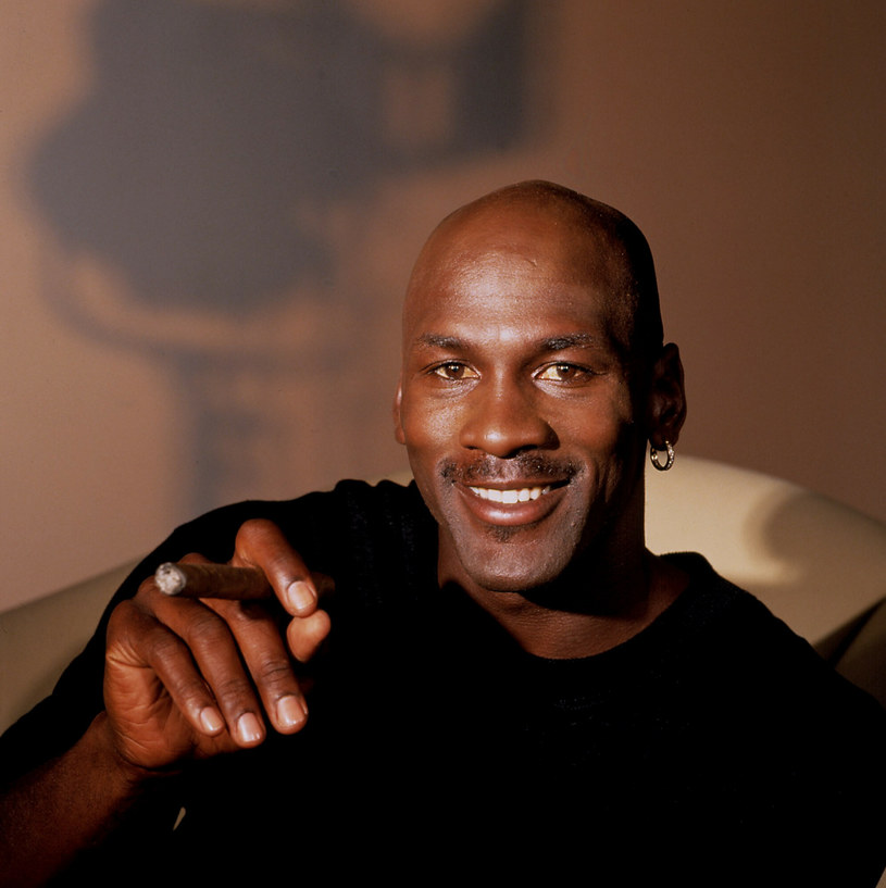 Michael Jordan był wówczas największą gwiazdą sportu. Pozwolił się ośmieszyć w filmie? /Warner Bros/Courtesy Everett Collection /East News