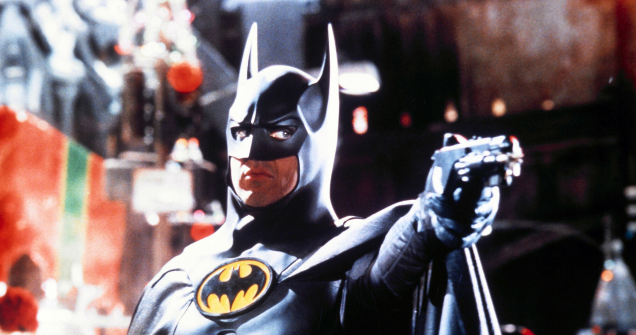 Michael Keaton bez problemu mieści się w stary kostium /WARNER BROS/DC COMICS / Album /East News