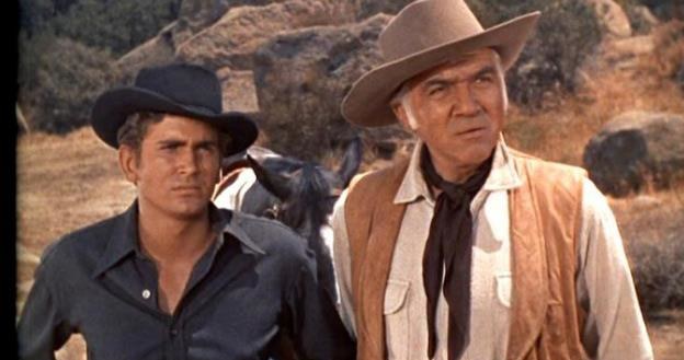 Michael Landon i Lorne Greene w serialu "Bonanza" /materiały prasowe