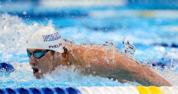 Michael Phelps to multirekordzista w pływaniu /AFP