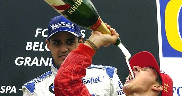 Michael Schumacher na podium /poboczem.pl