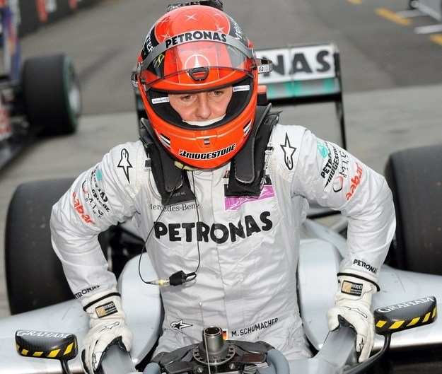 Michael Schumacher nie może być zadowolony ze swoich występów w tym sezonie /AFP