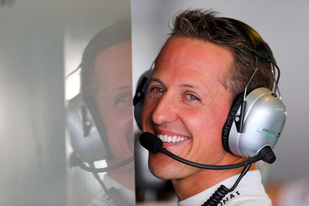 Michael Schumacher tuż przed jednym z ostatnich wyścigów w jego karierze /VALDRIN XHEMAJ    /PAP/EPA