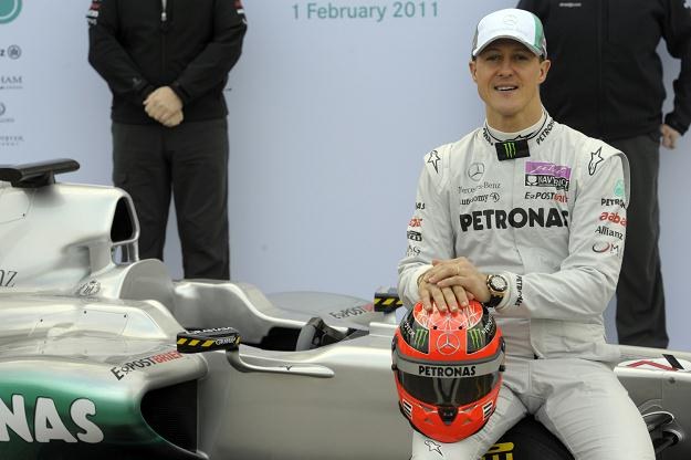 Michael Schumacher wysoko ocenia szanse Mercedesa w sezonie 2011 /AFP