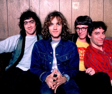 Michael Stipe z R.E.M. bał się, że utwór jest zbyt mroczny. Fani uznali go za miłosny hymn