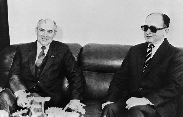 Michaił Gorbaczow i Wojciech Jaruzelski /AFP
