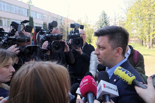 Michał Dworczyk w drodze na spotkanie w Centrum Partnerstwa Społecznego "Dialog" / 	Tomasz Gzell    /PAP
