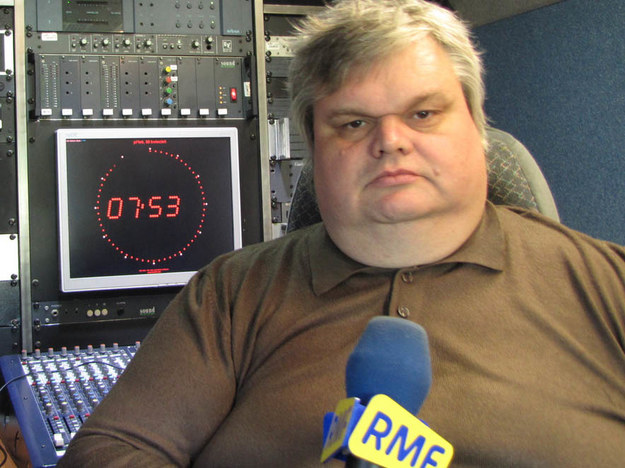 Michał Fiszer w wozie satelitarnym RMF FM &nbsp; /Fot. Michał Dukaczewski /RMF FM