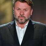 Michał Milowicz został tatą po 50-tce. Tak odnalazł się w nowej roli