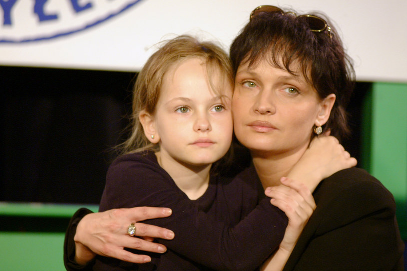 Michalina Robakiewicz i Adriana Bierzyńska, 2002 rok /AKPA