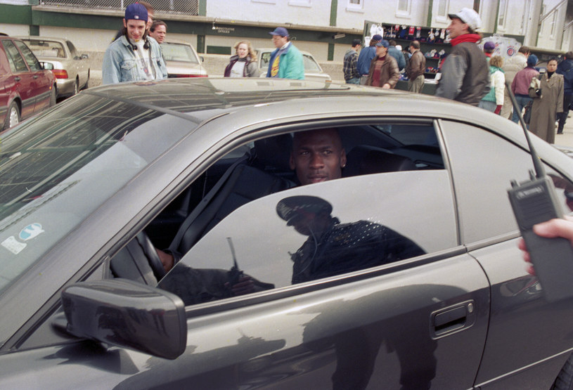 Micheal Jordan od zawsze był pasjonatem motoryzacji. Na zdjęciu w BMW serii 8 w 1993 roku /Getty Images