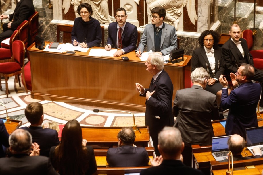 Michel Barnier (w środku) /MOHAMMED BADRA /PAP/EPA