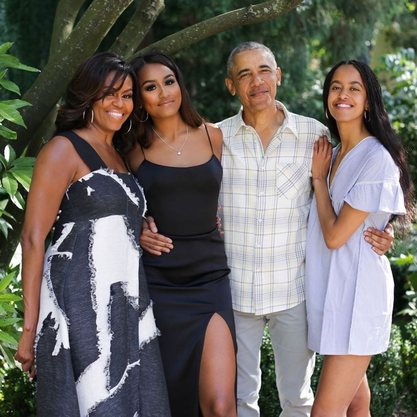 Michelle Obama i Barack Obama z córkami /East News