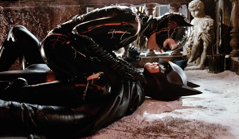 Michelle Pfeiffer i Michael Keaton w filmie "Powrót Batmana" /materiały prasowe