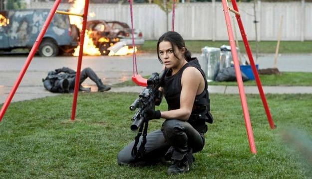 Michelle Rodriguez iw filmie "Resident Evil: Retribution" /materiały dystrybutora