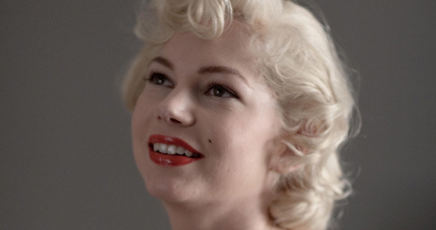 Michelle Williams w scenie z filmu "Mój tydzień z Marilyn" /materiały dystrybutora