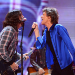 Mick Jagger i Dave Grohl w duecie. Zobacz "Eazy Sleazy"