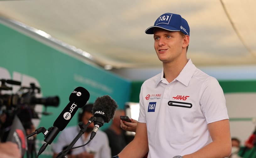 Mick Schumacher będzie jednocześnie etatowym kierowcą zespołu Haas /Getty Images