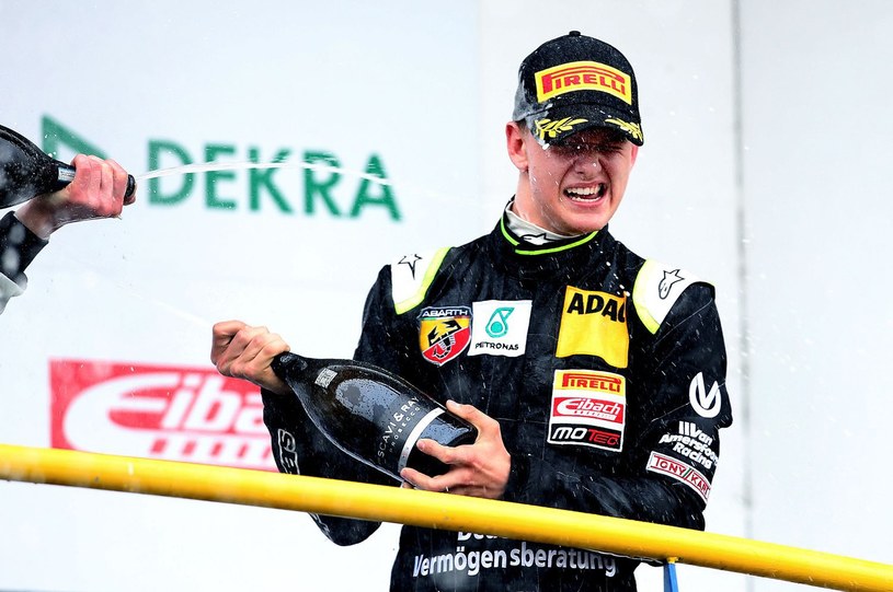 Mick Schumacher startuje w wyścigach /AFP