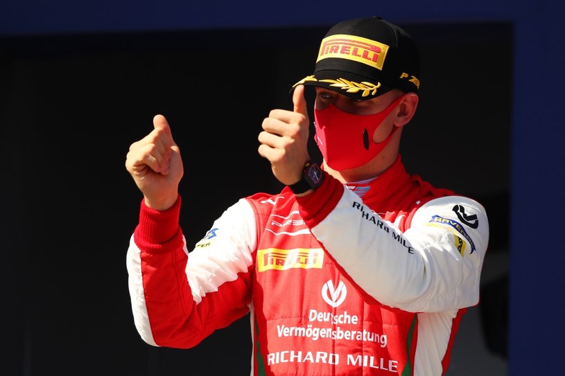 Mick Schumacher z sukcesami startuje w Formule 2 /Getty Images