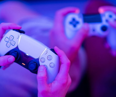 Microsoft chwali pada do PlayStation 5. Xbox Series X|S z nowym kontrolerem?
