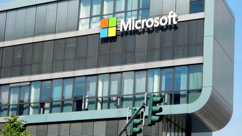 Microsoft dzieli się detalami hybrydowego miejsca pracy. Bill Gates jest szczęśliwy /Geekweek