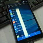 Microsoft Lumia 950 XL na zdjęciu