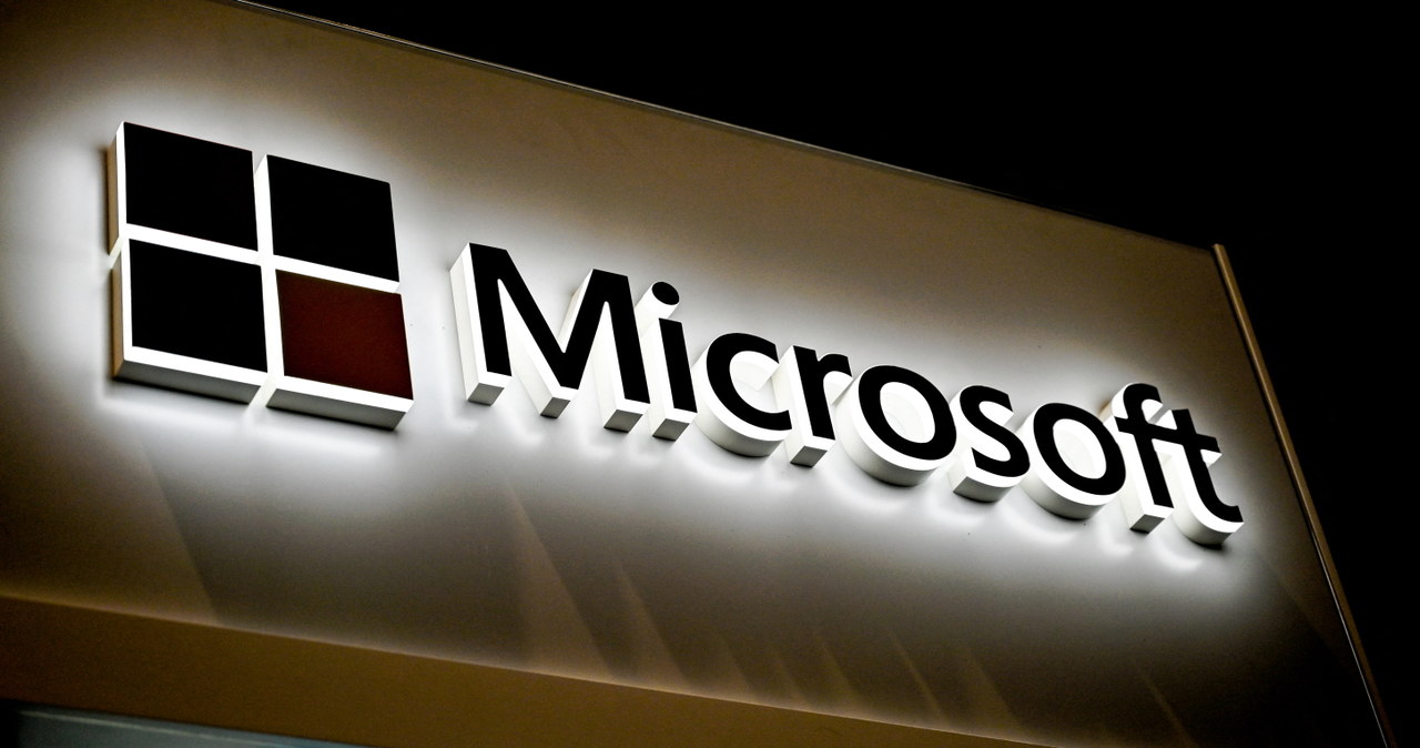 Microsoft notuje rekordowe wzrosty na giełdzie. Podobnie zachowują się akcje Mety - obie spółki pokazały znakomite wyniki, a inwestorzy zdają się wierzyć w wielki sukces rozwijanych mechanizmów sztucznej inteligencji /AFP