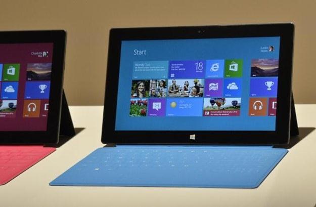Microsoft promując swój tablet bezlitośnie naśmiewa się z iPada /AFP