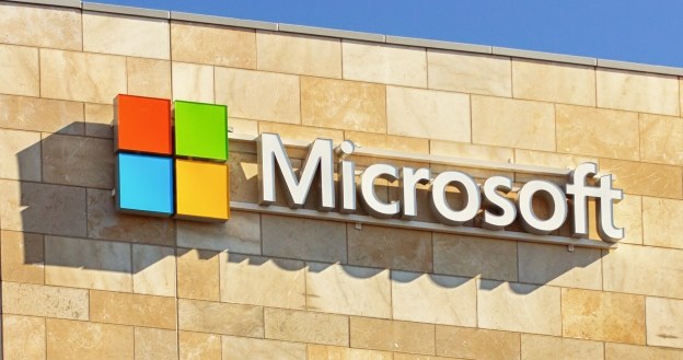 Microsoft przygotowuje nowe urządzenie z linii Surface /123RF/PICSEL