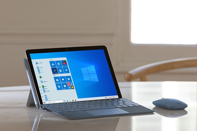 Microsoft Surface Go 2 to dobre urządzenie do zdalnej nauki Surface Go 2 /.