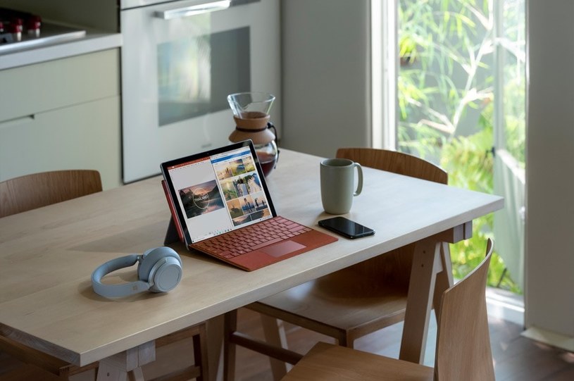 Microsoft Surface Pro 7 to wielozadaniowy sprzęt dla profesjonalistów /.