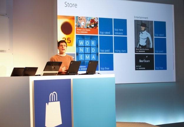 Microsoft szybko gromadzi aplikacje w swoim internetowym sklepie /AFP