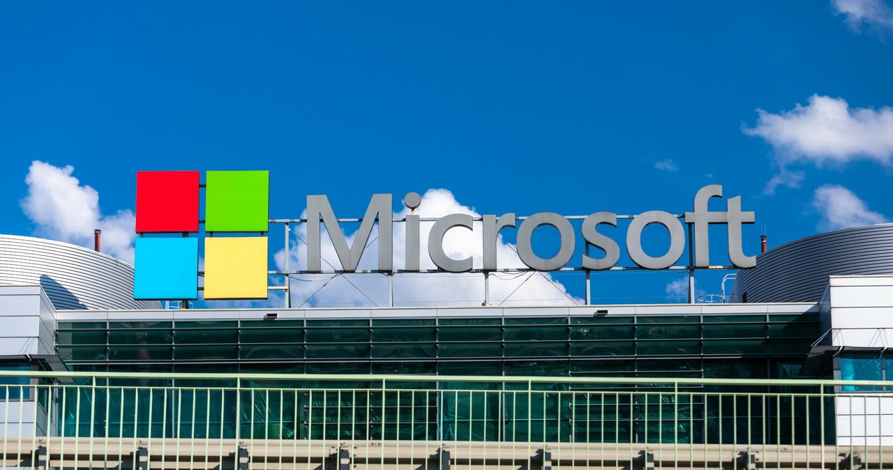 Microsoft szykuje zwolnienia grupowe /ARKADIUSZ ZIOLEK/East News /East News