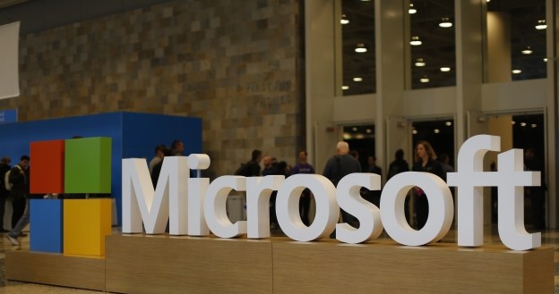 Microsoft wciąż nie zaprezentował flagowego smartfona /AFP