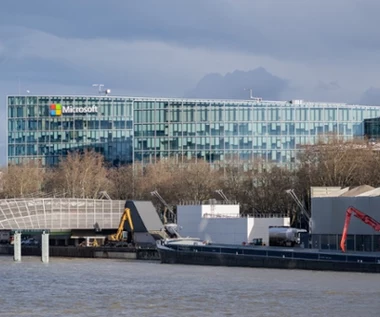 Microsoft zwalnia, inwestuje w AI. Nawet 500 mln dolarów oszczędności w rok