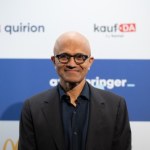 Microsoft zwalnia pracowników, a prezesowi przyznaje rekordową podwyżkę