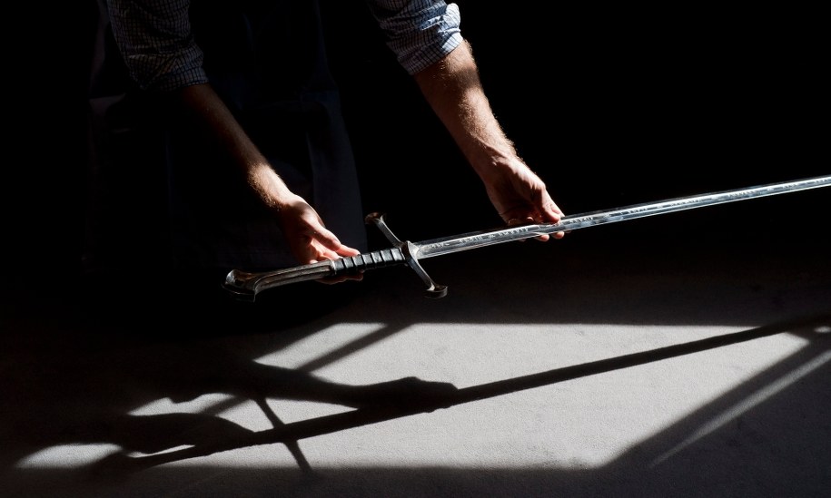 Miecz Sarumana /EPA/WILL OLIVER /PAP/EPA