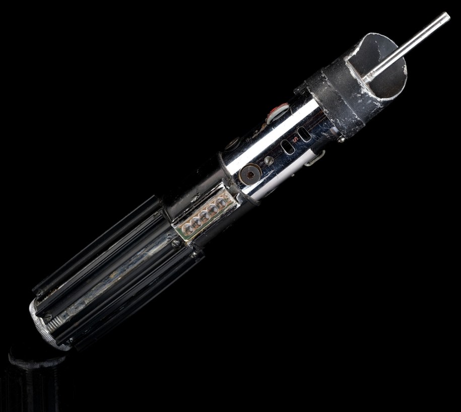 Miecz świetlny Dartha Vadera został sprzedany za 3,6 mln dolarów. /East News