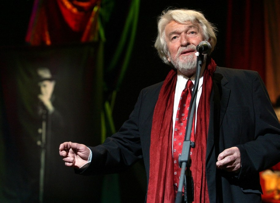 Mieczysław Święcicki na koncercie "Piwnicy pod Baranami" w warszawskiej Sali Kongresowej w 2016 roku /Radek Pietruszka /PAP