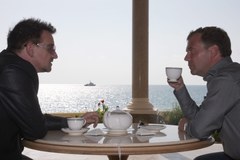 Miedwiediew i Bono - pogawędka przy herbacie