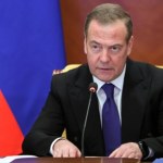 Ludzie polityki. Były prezydent i były premier Rosji Federacji Rosyjskiej.