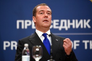 Miedwiediew o nakazie aresztowania Putina: Konsekwencje będą monstrualne