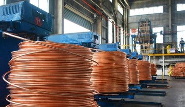 Miedź tanieje. Rosną zapasy surowca, a Chiny świętują Księżycowy Nowy Rok