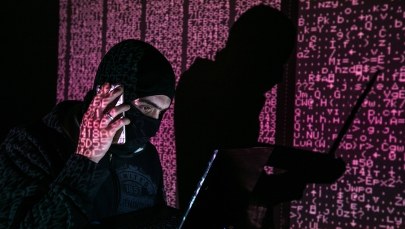 Międzynarodowa szajka oszustów rozbita przez FBI. Wśród zatrzymanych jest osoba z Polski